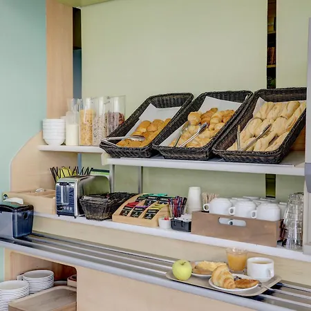 B&B Hotel Montlucon Saint-Victor Hotel 2*