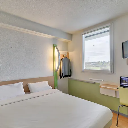 ホテル Montlucon Saint-victor Saint-Victor-des-Oules